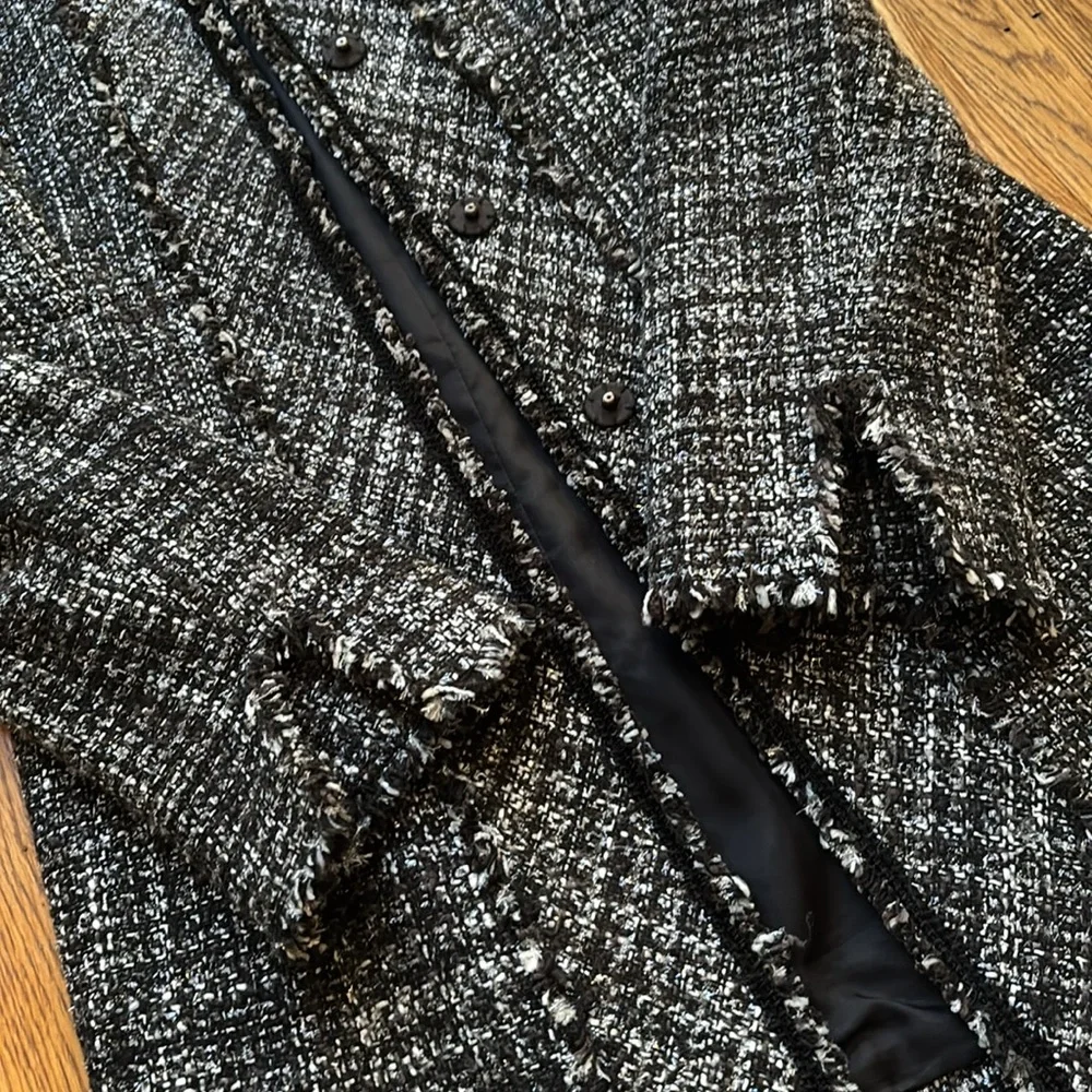 White House Black Market tweed midi boucle fringe trim black jacket coat sz.0
